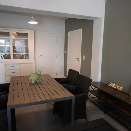 De Hoog Velden 15 Apartamento NeerNeerpelt Exterior foto